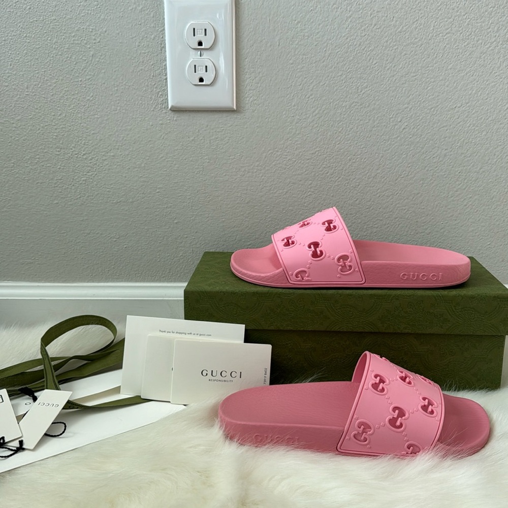 Gucci rubber GG slides